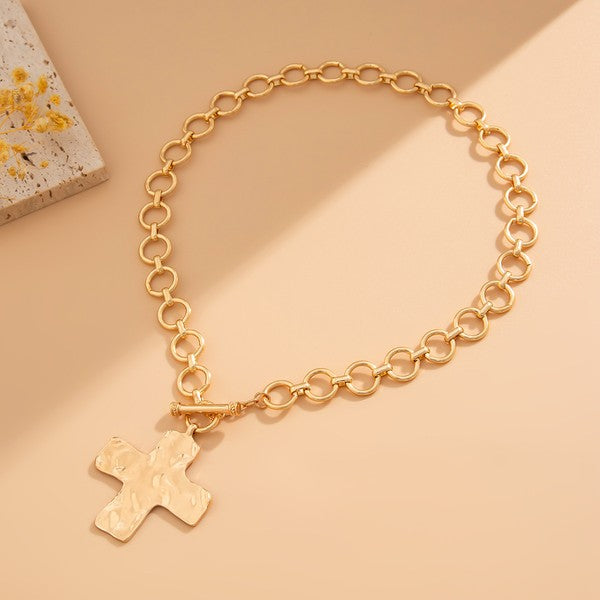 Hammered cross front toggle necklace